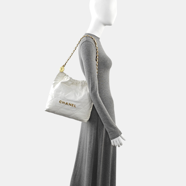 CHANEL 22 Small Quilted Calfskin White
