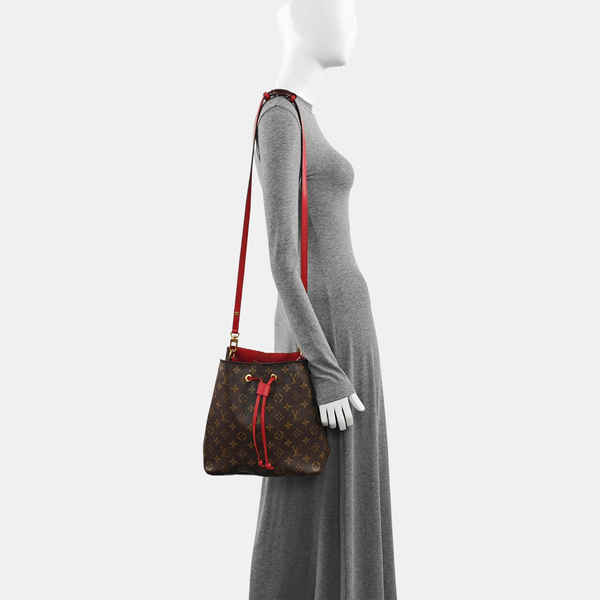 NÉONOÉ MM Monogram Coated Canvas Brown