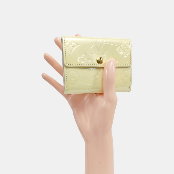 SARAH Monogram Patent Leather White Card Holder