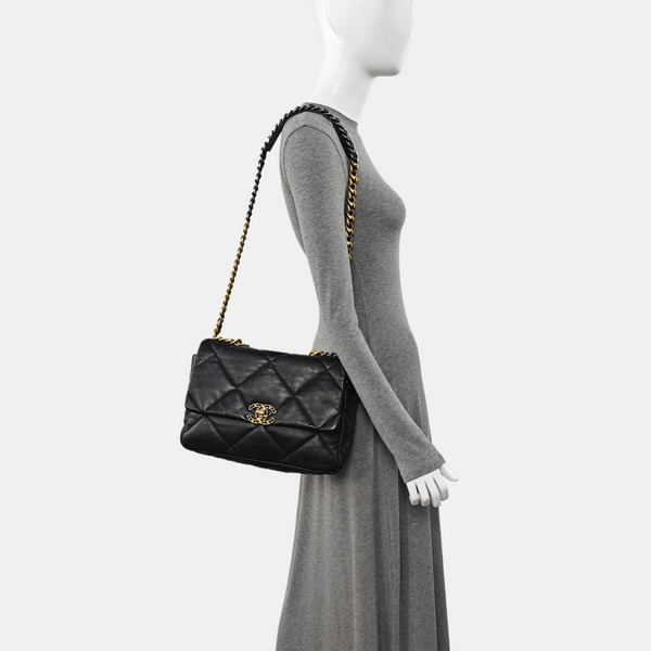 CHANEL 19 Medium Quilted Lambskin Black