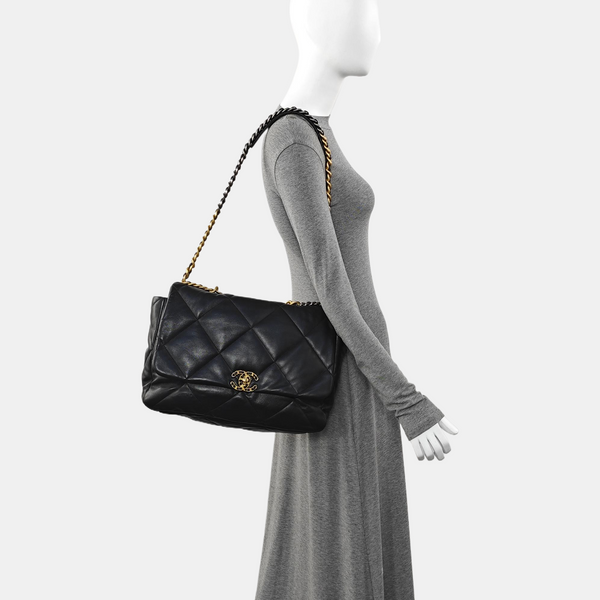 CHANEL 19 Maxi Quilted Calfskin Black