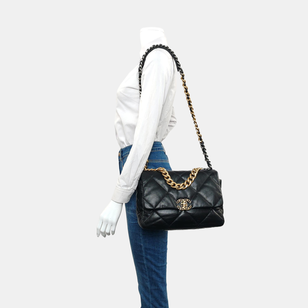 CHANEL 19 Medium Quilted Lambskin Black