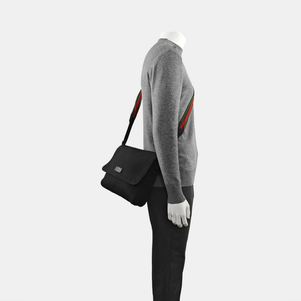 Authenticated pre-owned Messenger Fabric Black - Shoulder Bag at Looply