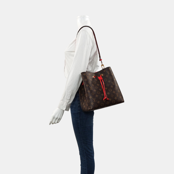 NÉONOÉ MM Monogram Coated Canvas Brown