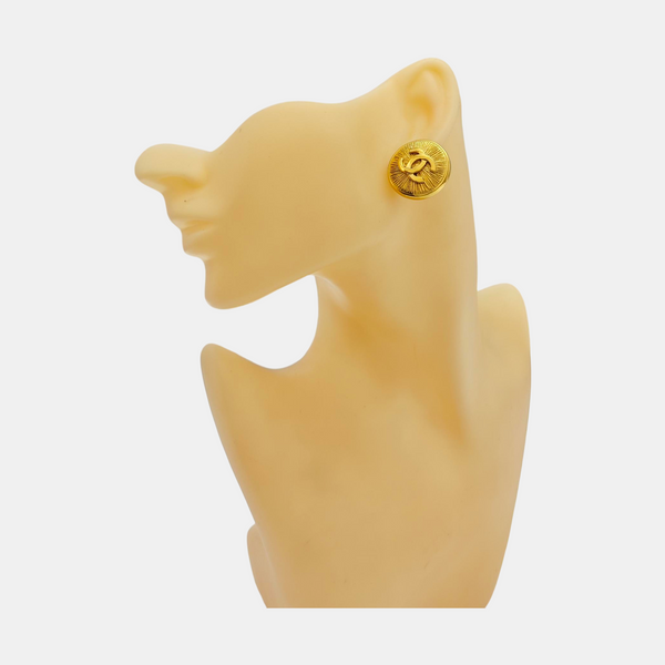 Vintage Metal Gold Clip On Earrings