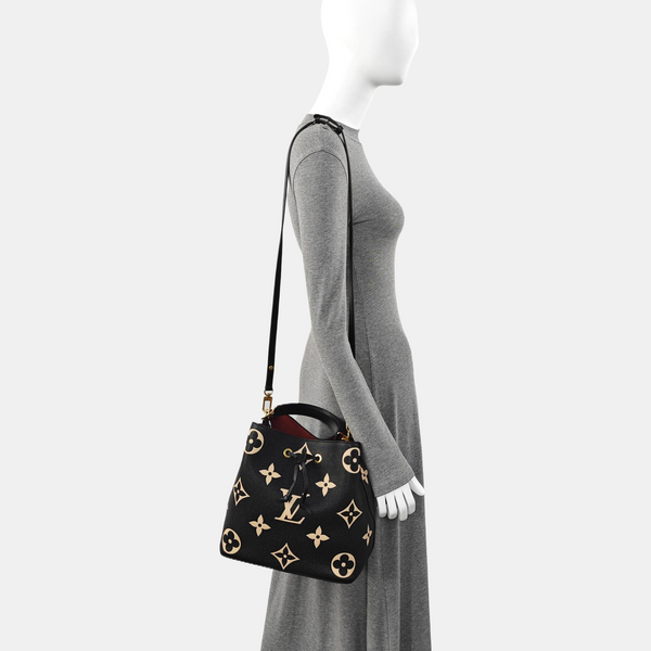 NÉONOÉ MM Calfskin Black