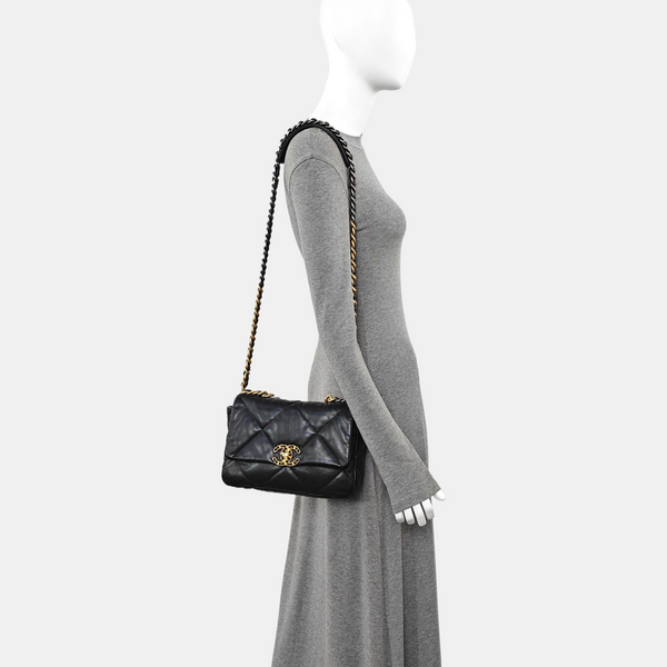 CHANEL 19 Small Quilted Lambskin Black