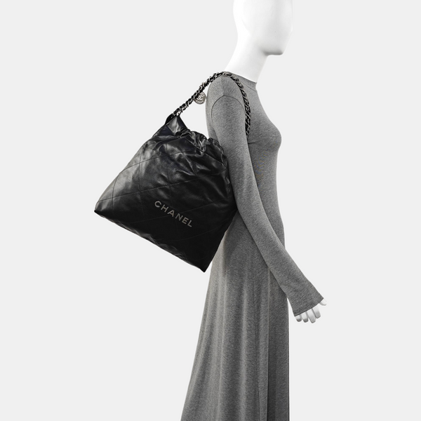 CHANEL 22 Small Quilted Calfskin Black