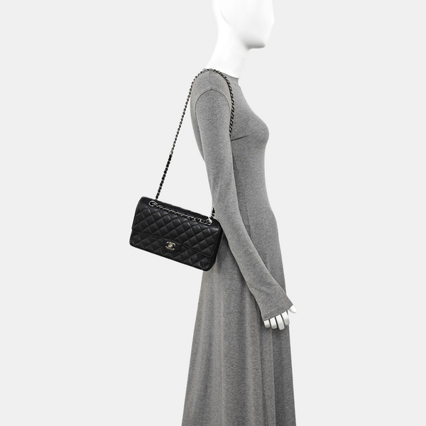 CLASSIC FLAP Small Quilted Grained Calfskin Black