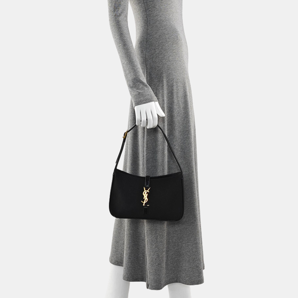 LE 5 À 7 Small Fabric Black