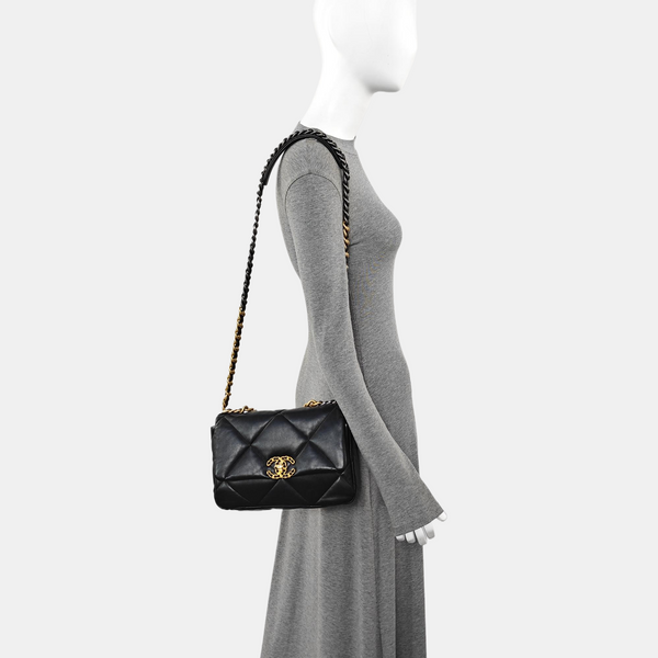 CHANEL 19 Small Quilted Lambskin Black