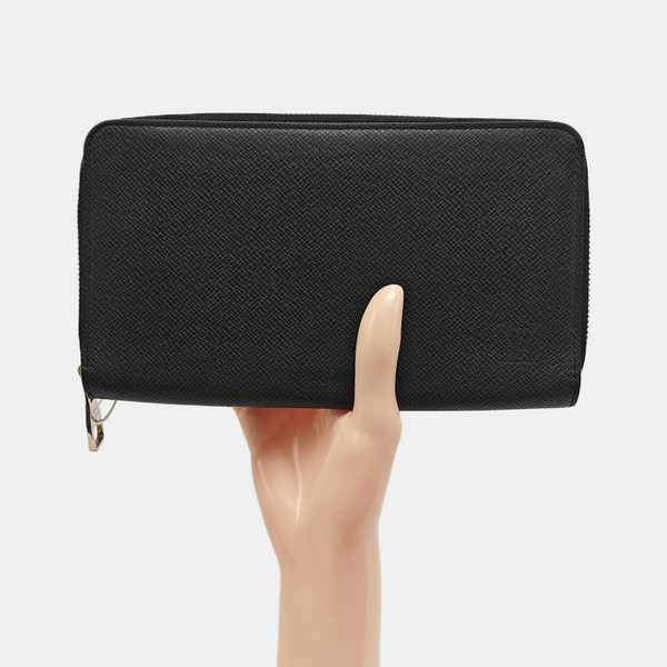 ZIPPY Calfskin Black Wallet