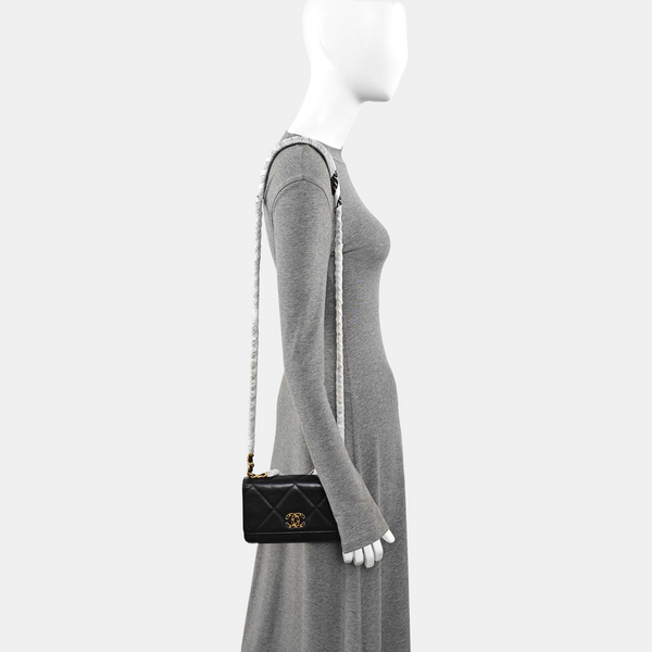 CHANEL 19 WOC Quilted Lambskin Black
