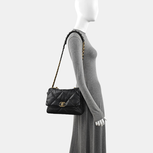 CHANEL 19 Medium Quilted Lambskin Black