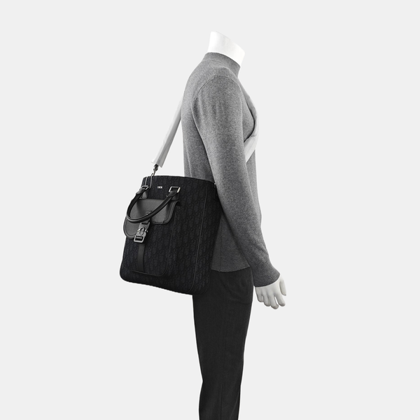 Saddle Medium Oblique Canvas Black