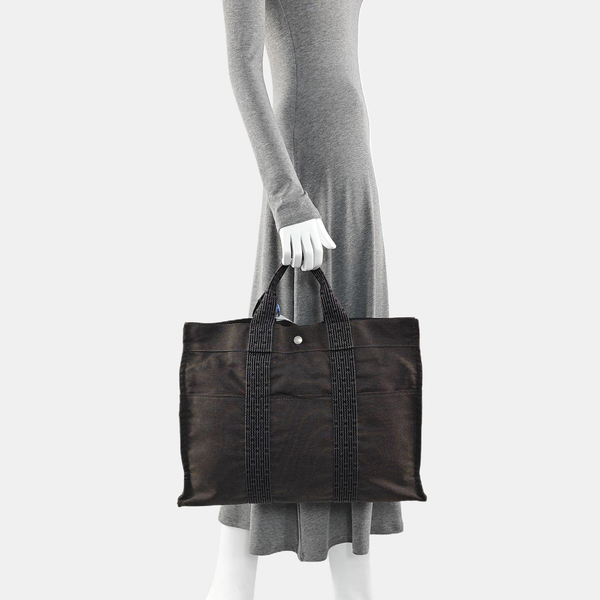 Her Line Medium Canvas Gray