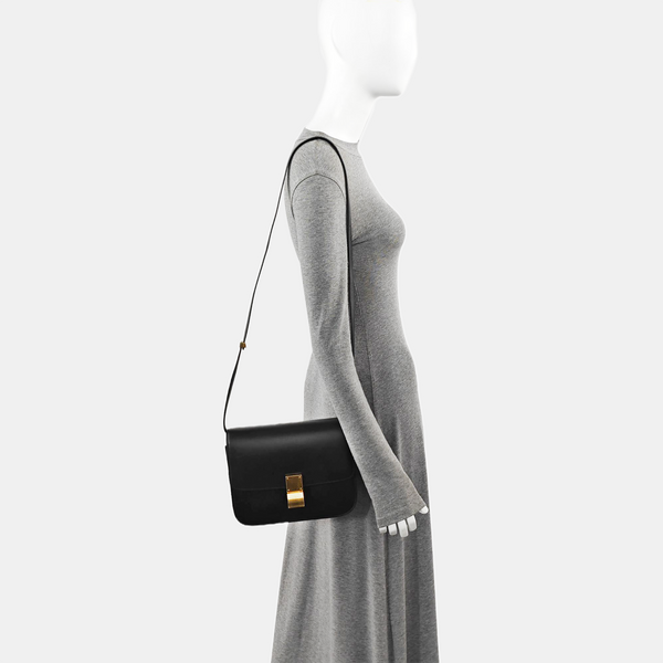 CLASSIC BOX Medium Calfskin Black