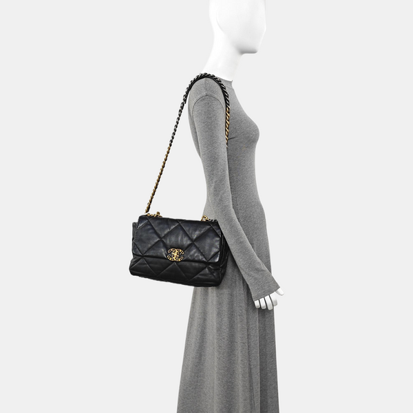 CHANEL 19 Medium Quilted Lambskin Black