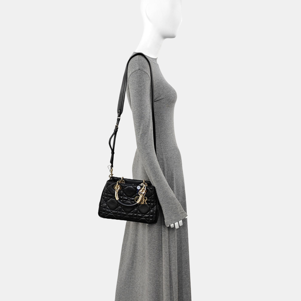 Lady 95.22 Small Cannage Calfskin Black