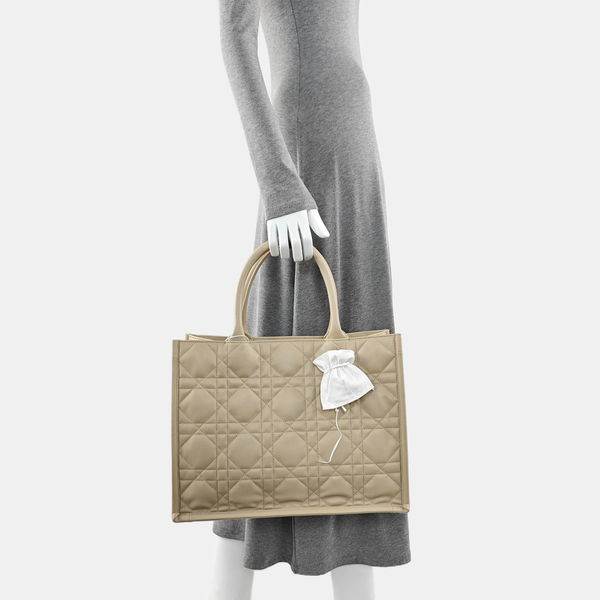Book Tote Medium Cannage Calfskin Beige