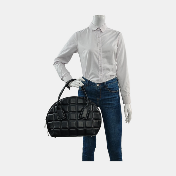BV Swoop Medium Calfskin Black