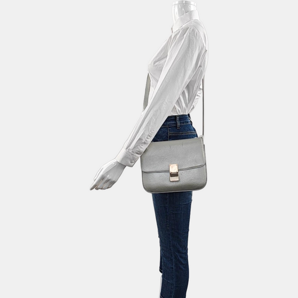 Authenticated pre-owned CLASSIC BOX Calfskin Silver - Shoulder Bag at Looply