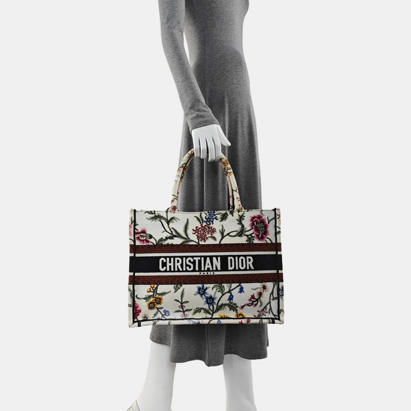 Authenticated pre-owned Book Tote Medium Canvas Multicolor - Tote Bag at Looply