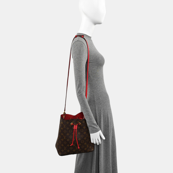 Authenticated pre-owned NÉONOÉ MM Monogram Coated Canvas Brown - Bucket Bag at Looply