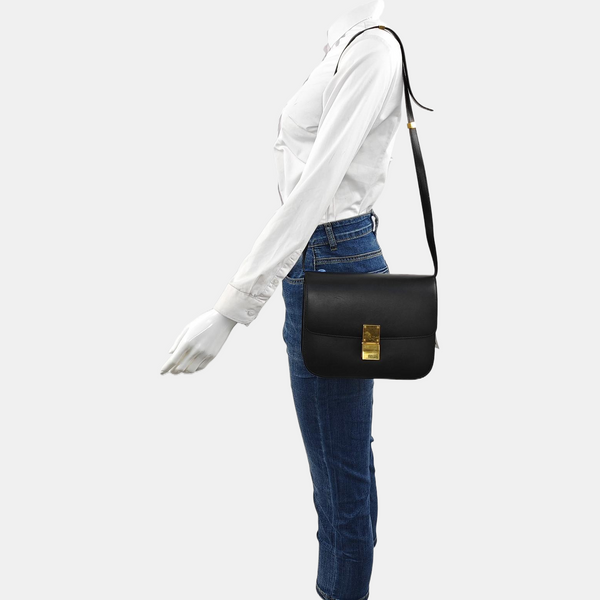Authenticated pre-owned CLASSIC BOX Medium Calfskin Black - Crossbody Bag at Looply