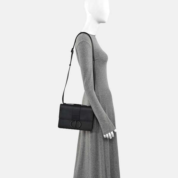 30 Montaigne Medium Calfskin Black