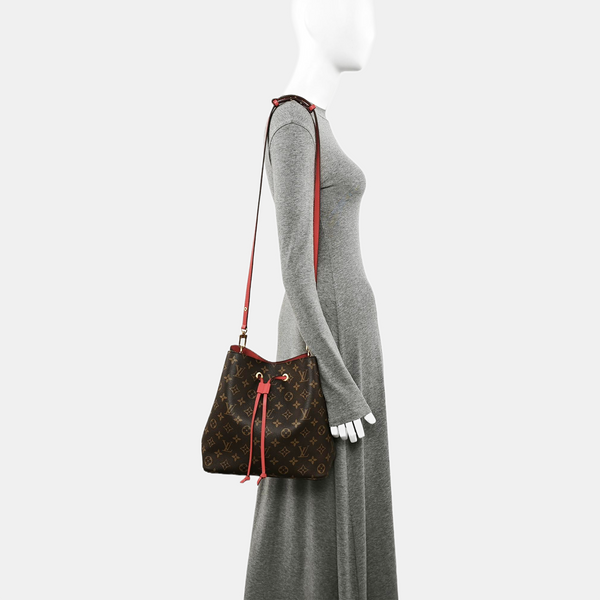 NÉONOÉ MM Monogram Coated Canvas Brown