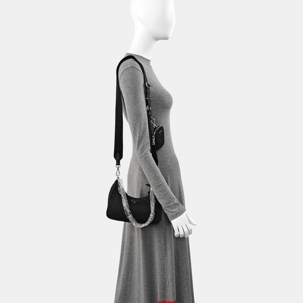 Authenticated pre-owned Re-Edition2005 Nylon Black - Shoulder Bag at Looply