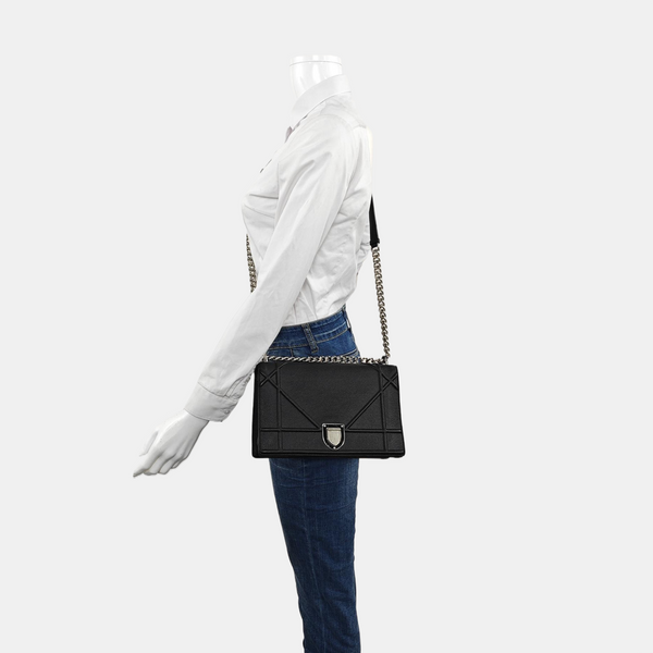 Diorama Medium Quilted Calfskin Black