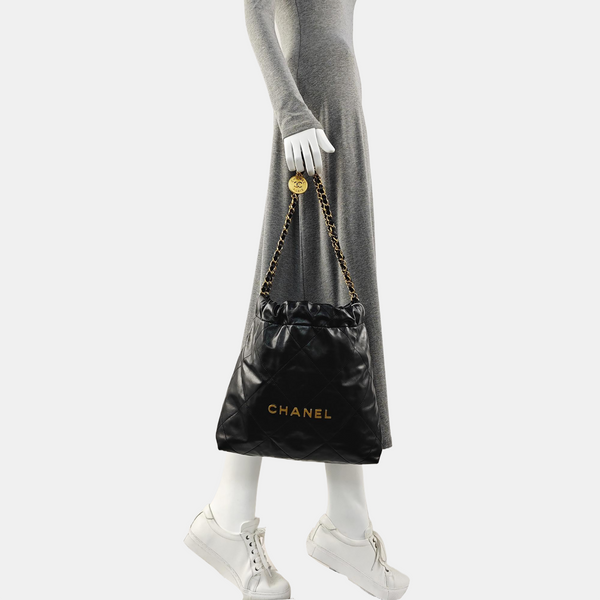 CHANEL 22 Small Quilted Calfskin Black