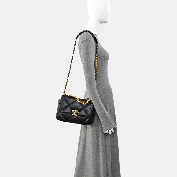 CHANEL 19 Small Quilted Lambskin Black