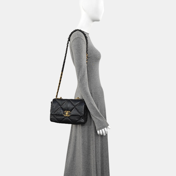 CHANEL 19 Small Quilted Lambskin Black