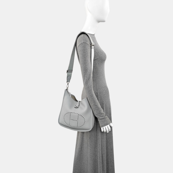 Evelyne 29 Clemence Blue