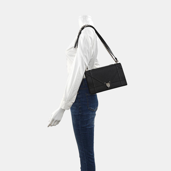 Diorama Medium Cannage Calfskin Black