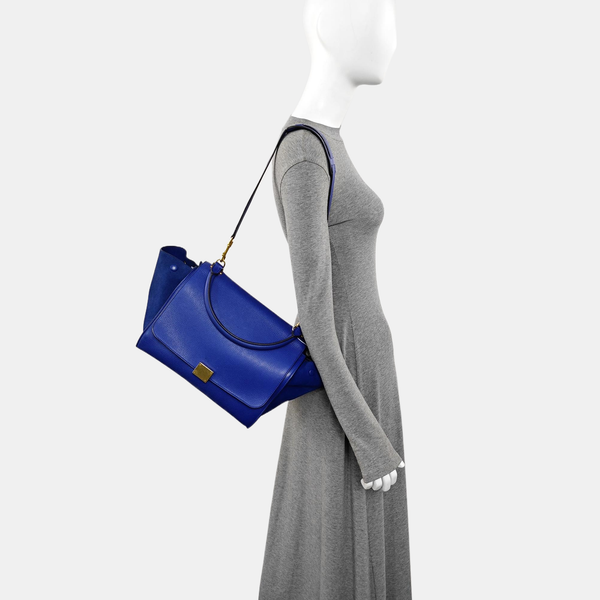 TRAPEZE Medium Calfskin Blue