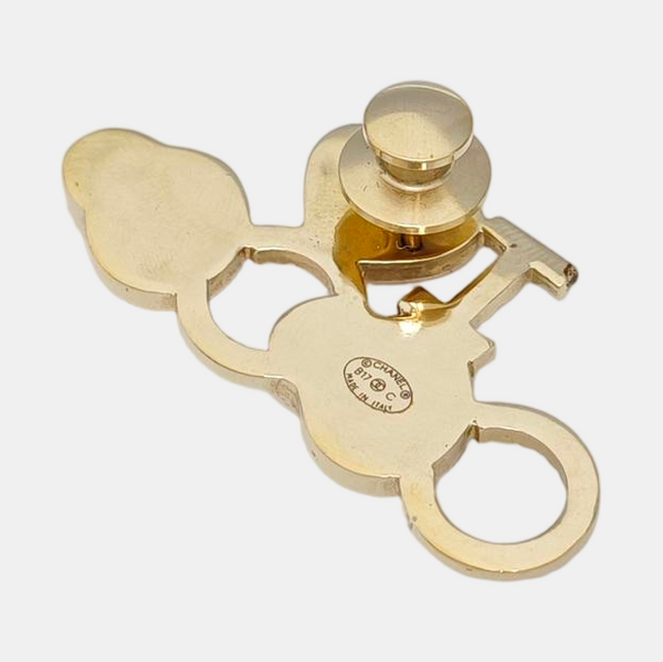 CC Logo Metal Gold Brooch