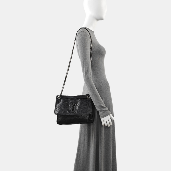 NIKI Medium Chevron Calfskin Black