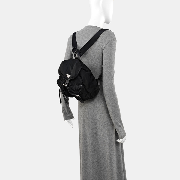 Vela Small Nylon Black