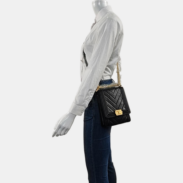 Authenticated pre-owned BOY CHANEL Chevron Calfskin Black - Crossbody Bag at Looply
