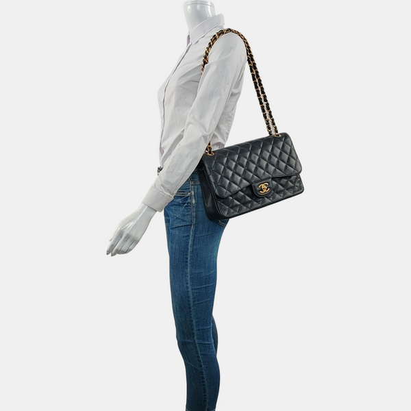 CLASSIC FLAP Jumbo Quilted Grained Calfskin Black