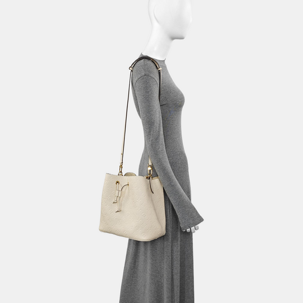 NÉONOÉ MM Monogram Calfskin White
