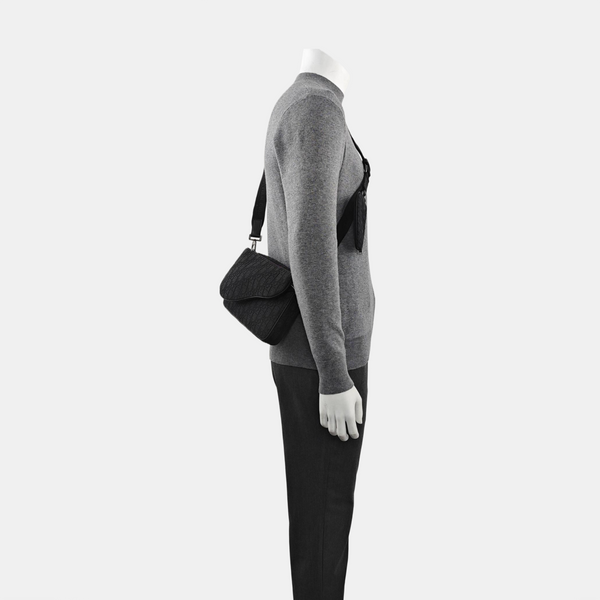 Saddle Medium Oblique Canvas Black