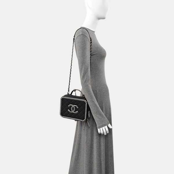 Authenticated pre-owned FILIGREE Medium Quilted Grained Calfskin Black - Shoulder Bag at Looply