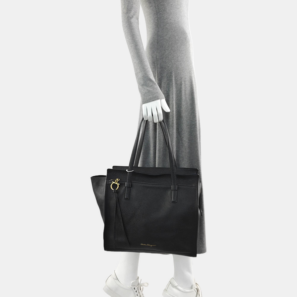 Amy Large Calfskin Black