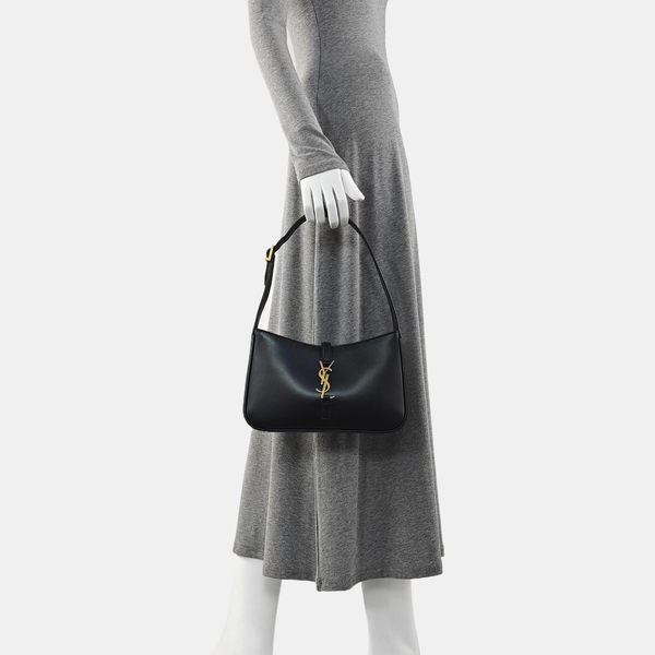 LE 5 À 7 Small Calfskin Black