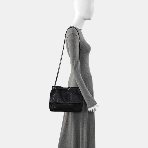 NIKI Medium Chevron Calfskin Black